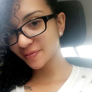 Meet your Posher, Candice